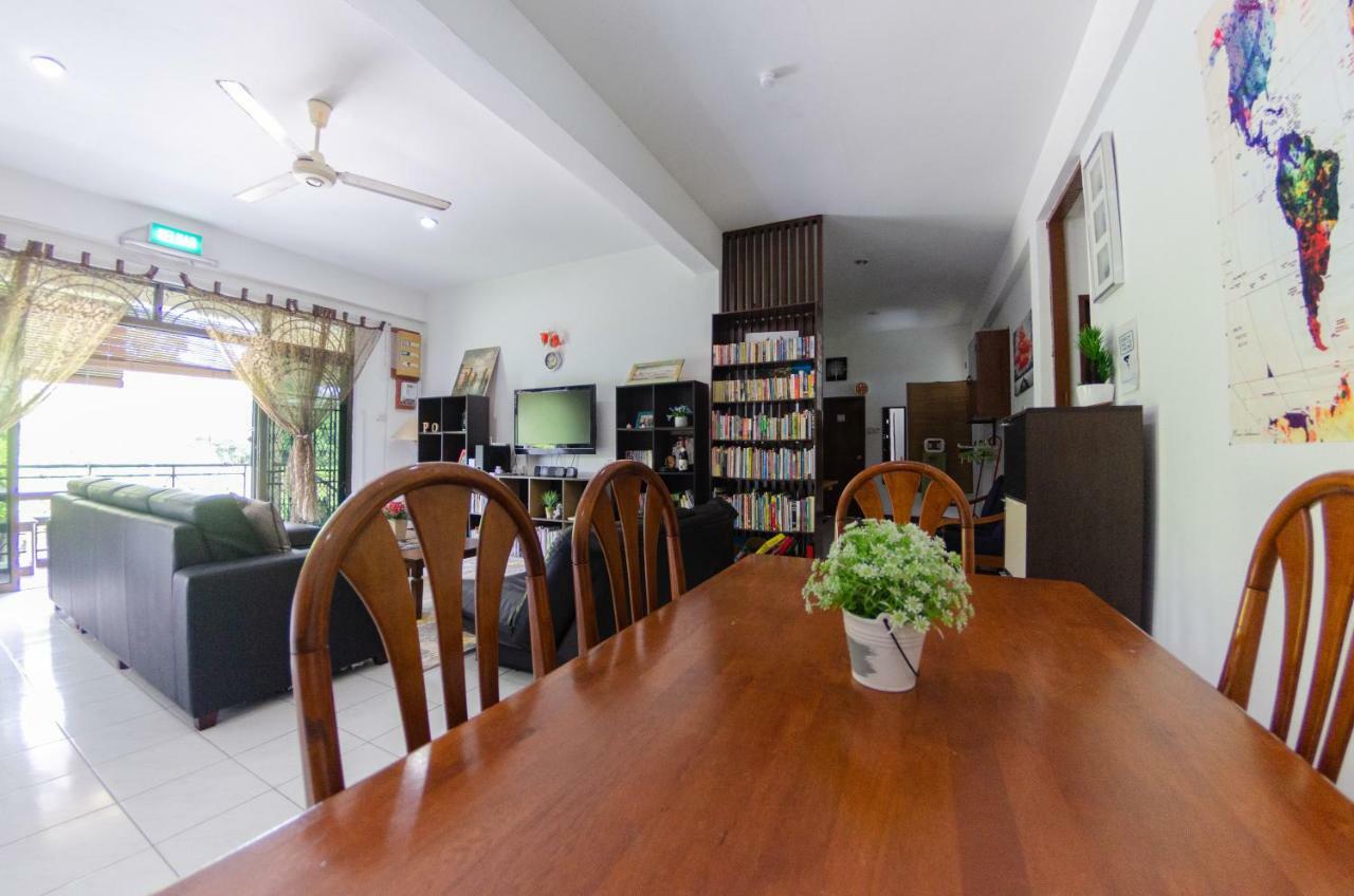 Poni Homestay Muara Eksteriør bilde