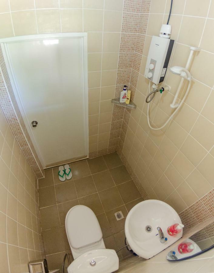 Poni Homestay Muara Eksteriør bilde