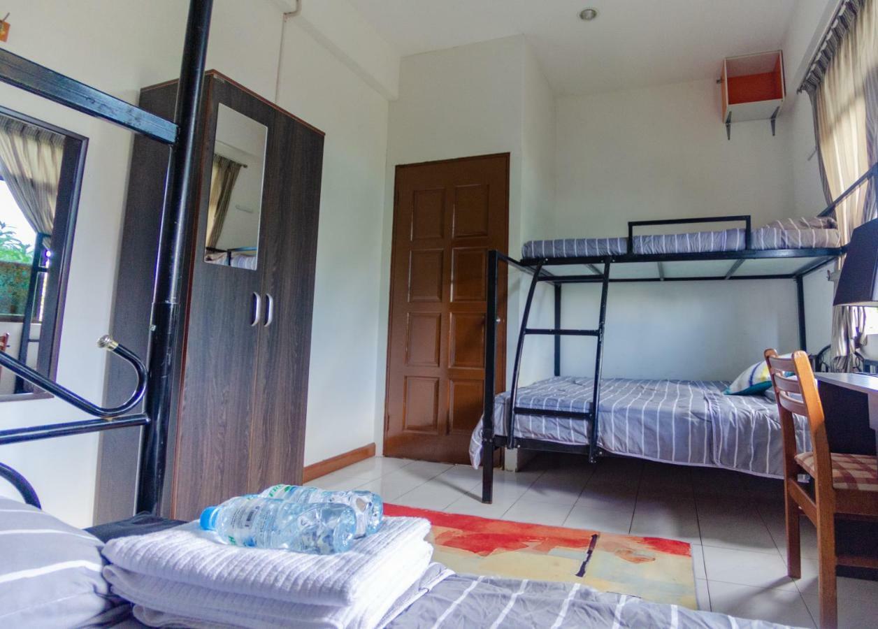 Poni Homestay Muara Eksteriør bilde