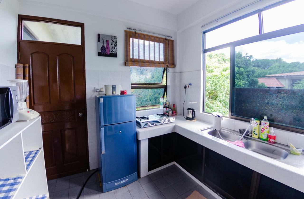 Poni Homestay Muara Eksteriør bilde