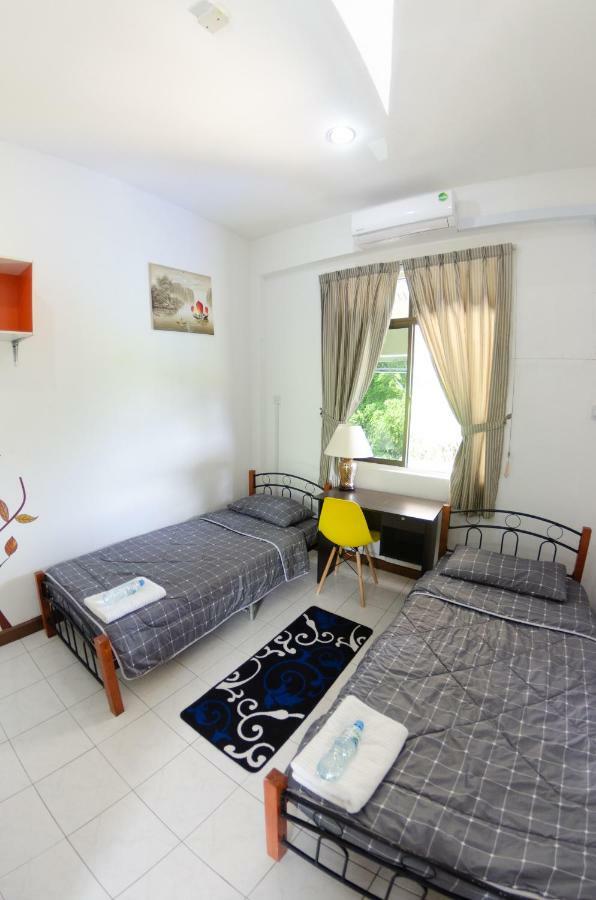 Poni Homestay Muara Eksteriør bilde