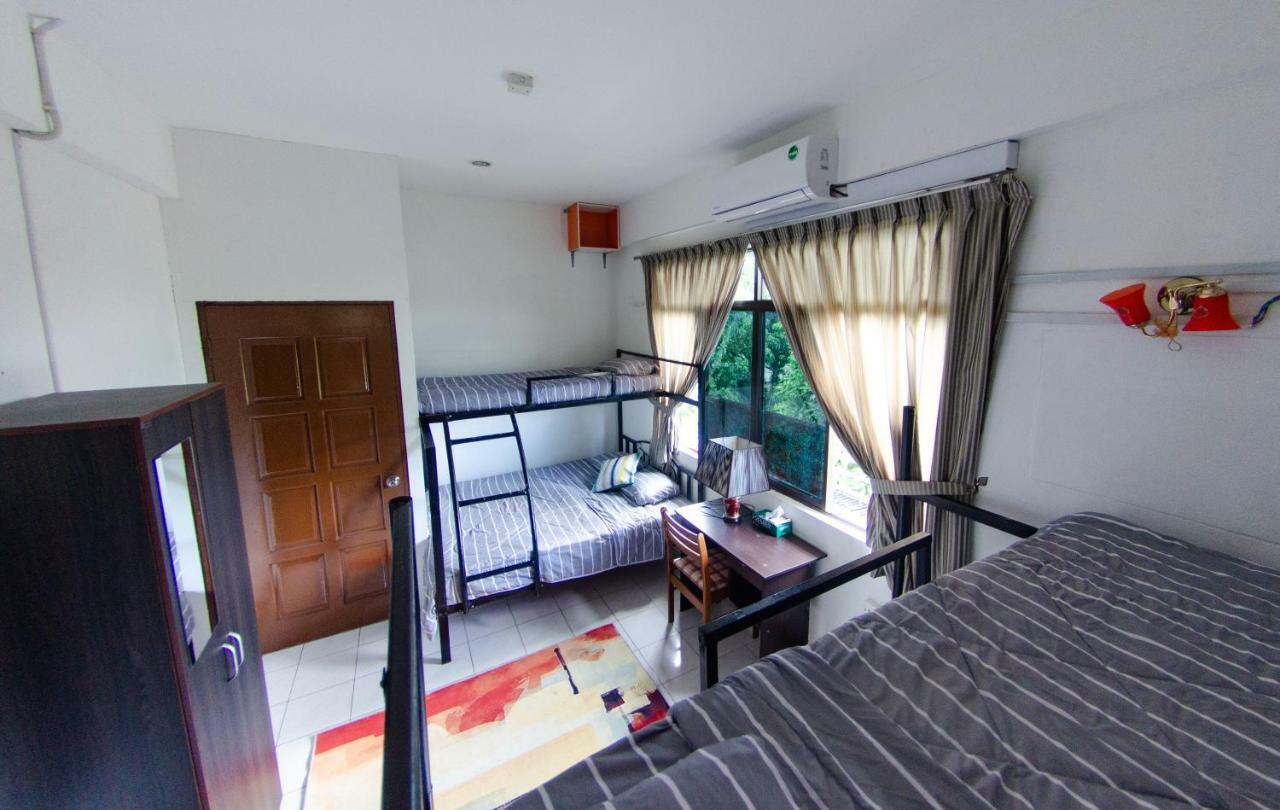 Poni Homestay Muara Eksteriør bilde