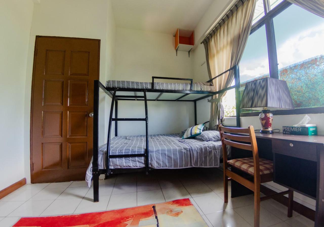 Poni Homestay Muara Eksteriør bilde