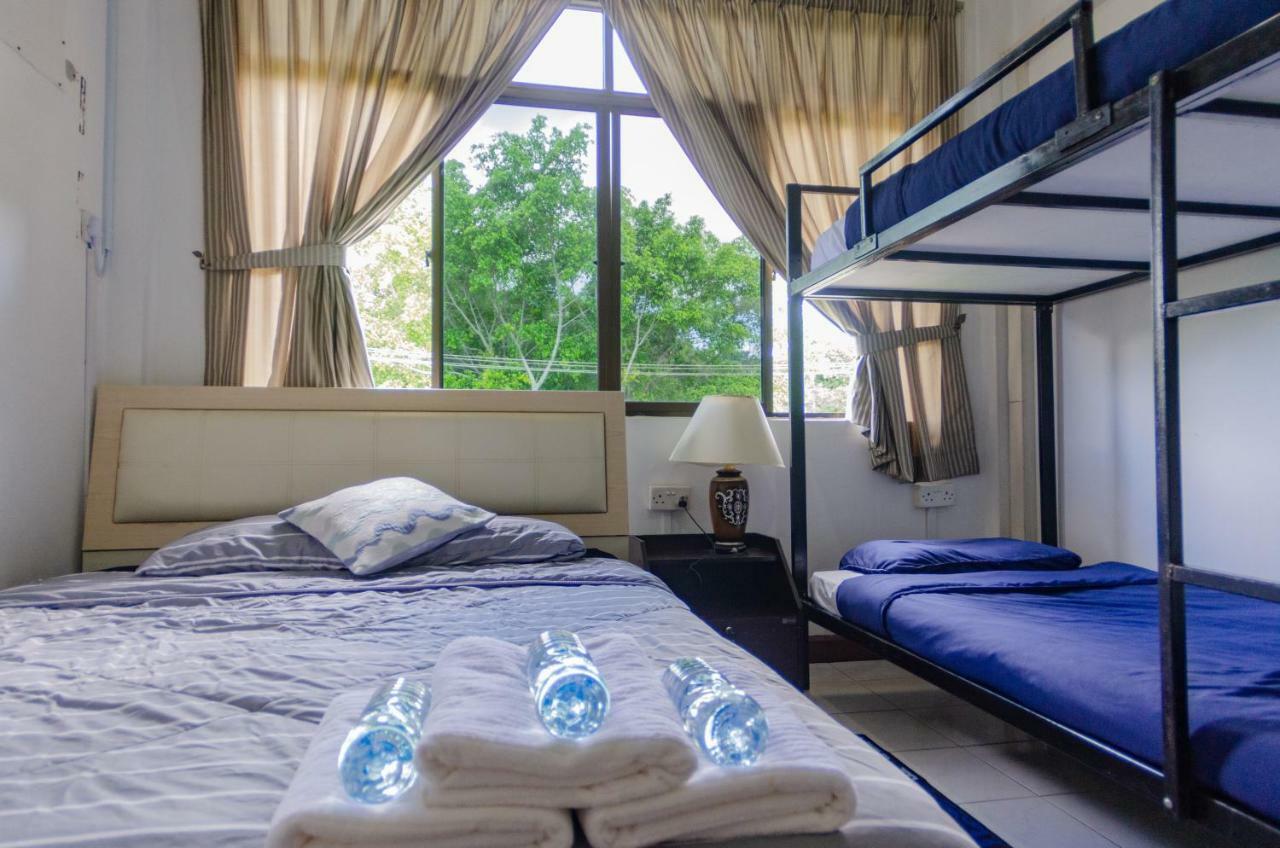 Poni Homestay Muara Eksteriør bilde